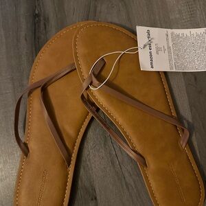 Amazon Essentials Women's Brown Strappy Sandals